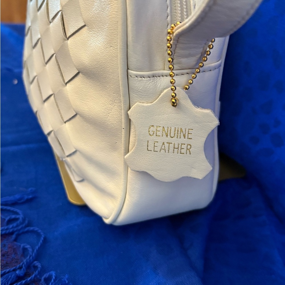 Valerie Stevens Cream Leather Bag  with Gold Accent - Picture 4 of 7